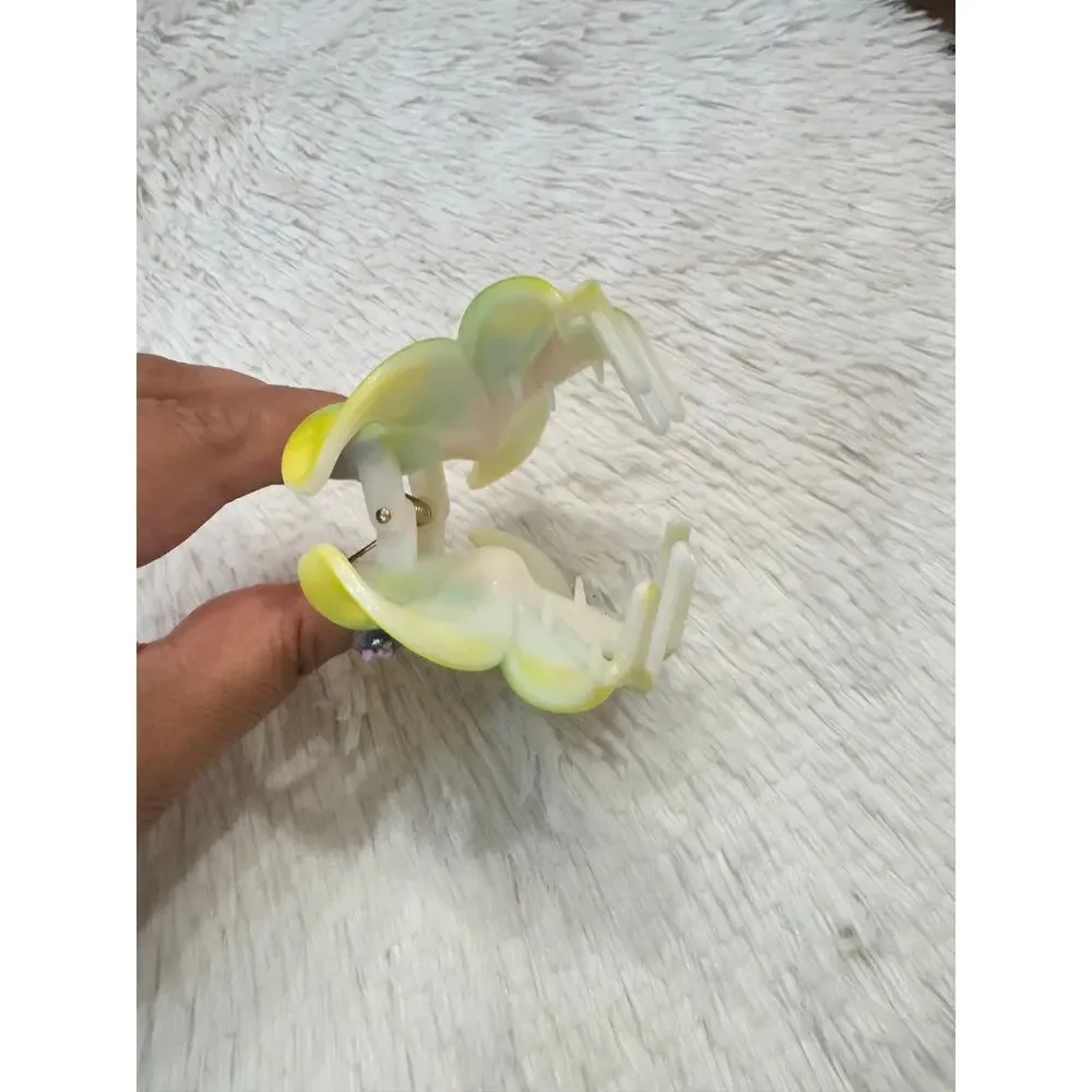 Unbranded large green claw